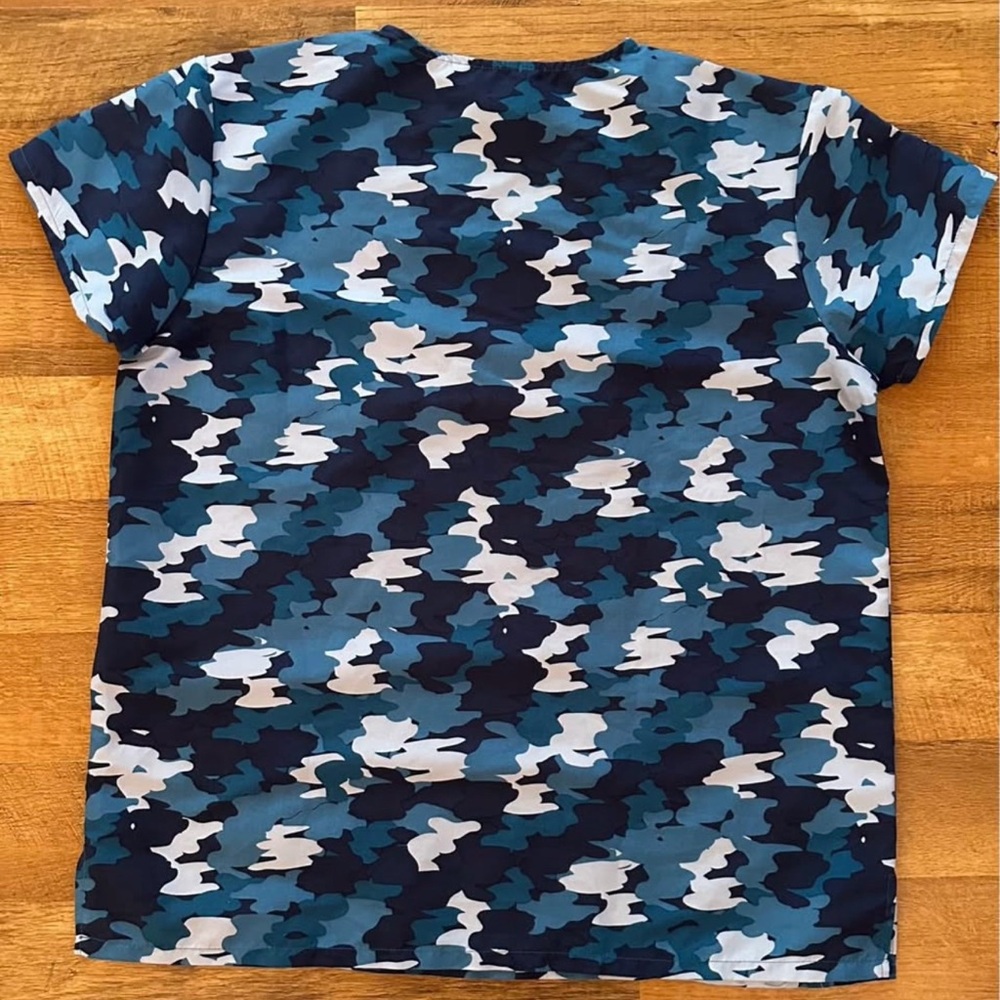 Scrub Top - Picture 2 of 3